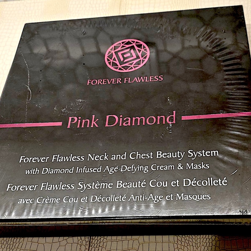 100% AUTHENTIC BRAND NEW FOREVER FLAWLESS NECK AND CHEST BEAUTY SYSTEM